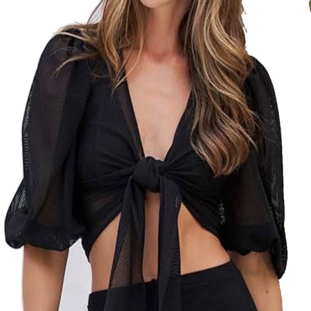NWT 🖤 Just Bee Queen cropped top